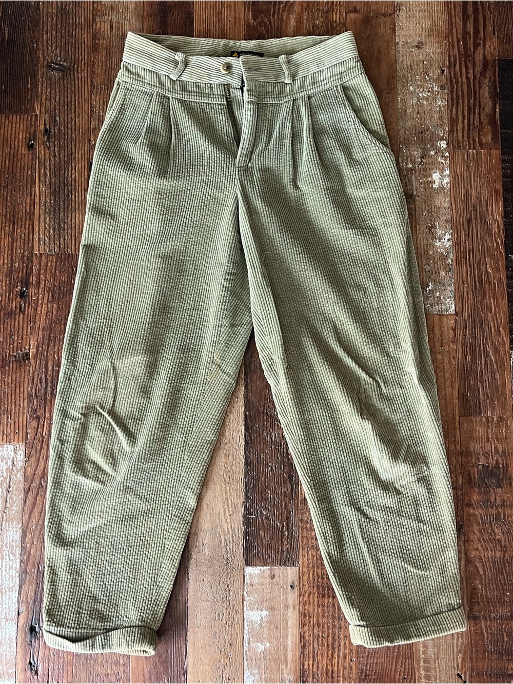 Women’s Vintage Liz Claiborne Olive Green Corduroy Pants size 10